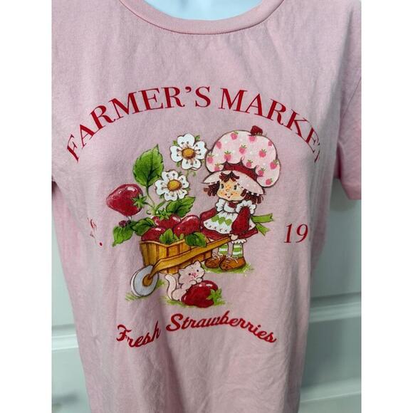 Strawberry Shortcake Pink Graphic T-shirt Farmers Market Print Womens Small‎ - Picture 3 of 7